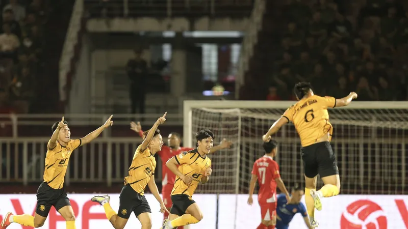 Thanh Hóa giành 3 điểm đầy bất ngờ trong chuyến làm khách trên sân Thống Nhất ở vòng 13. Ảnh: DŨNG PHƯƠNG
