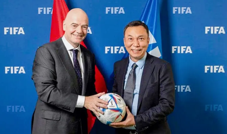 Chủ tịch FIFA Gianni Infantino trong lần gặp gỡ lãnh đạo cao nhất của VFF.