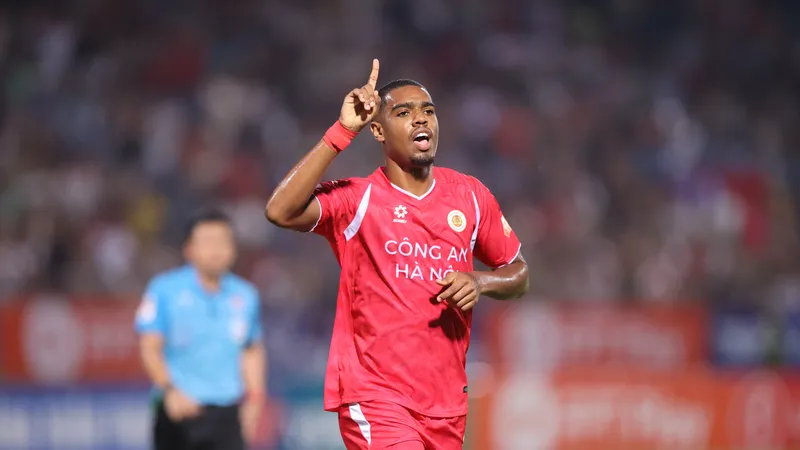 Alan Sebastiao đang dẫn đầu danh sách Vua phá lưới với 11 bàn. Ảnh: CAHN FC