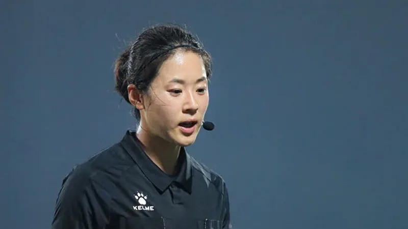 Trọng tài Kim Yu Jeong