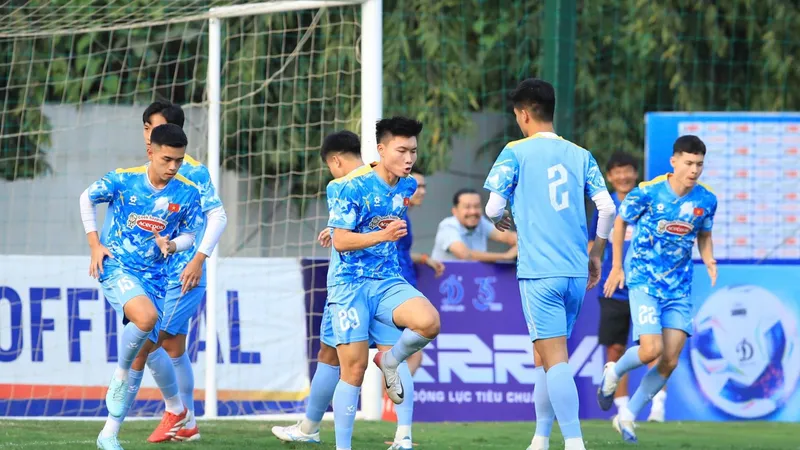 U23 Việt Nam trên sân tập chiều 17-3.