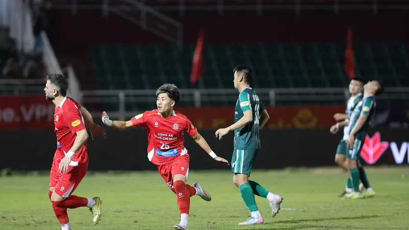 Khoa Ngô tiếp tục thể hiện phong độ ấn tượng trên hàng công CLB Công an TPHCM. Ảnh: DŨNG PHƯƠNG