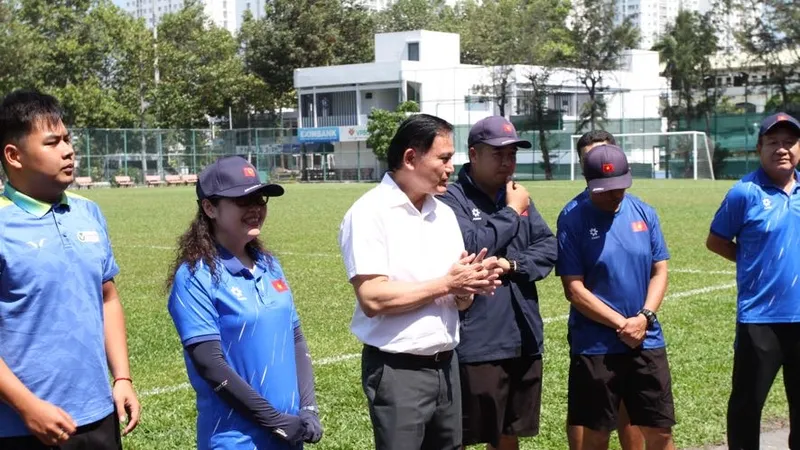 Phó Chủ tịch VFF Trần Anh Tú căn dặn các cầu thủ U20 nữ Việt Nam trước thềm VCK U20 nữ châu Á 2026.