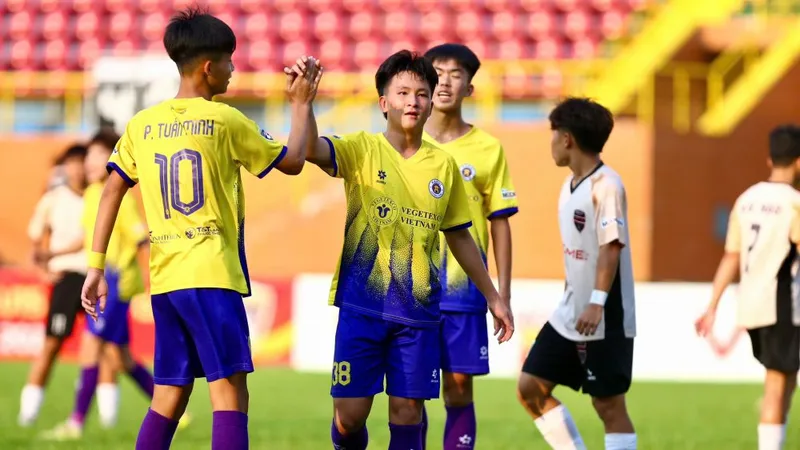 Hà Nội I giành chiến thắng cách biệt 8-1 trước Becamex TPHCM vào chiều 1-4,