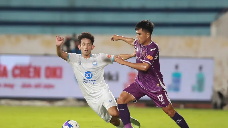 Ở trận lượt đi, Nam Định bất ngờ để thua 1-2 trên sân nhà.