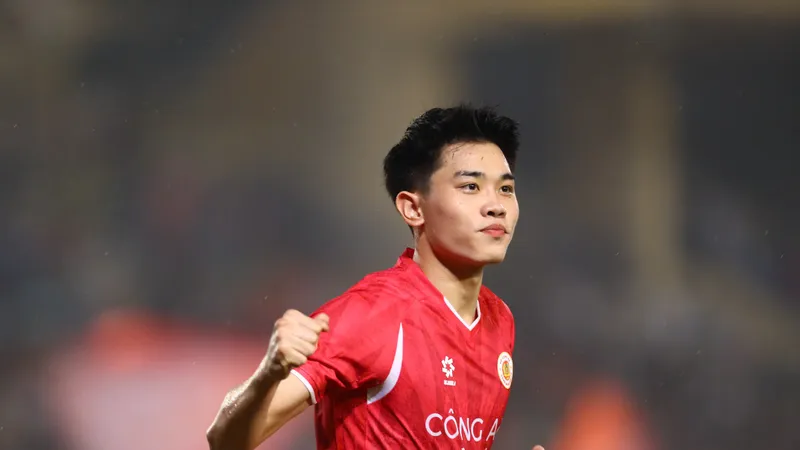 Đình Bắc tỏa sáng với cú hat-trick cho CAHN. Ảnh MINH HOÀNG