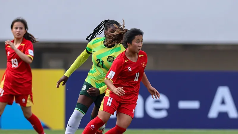 Các cầu thủ U17 nữ Việt Nam không thể tạo bất ngờ trước U17 Australia. Ảnh: VFF