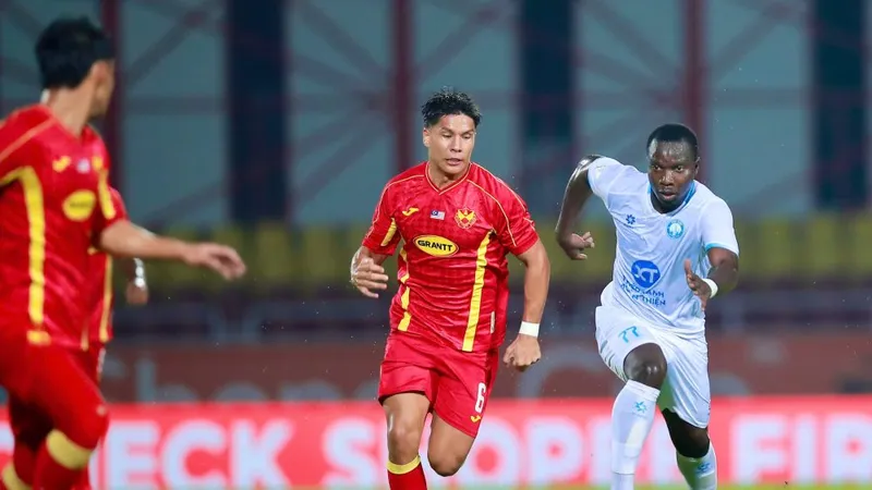 Nam Định vẫn còn cơ hội để vào chung kết khi để thua với tỷ số khít khao 1-2 tại Malaysia hồi tuần trước. Ảnh: QUANG ĐƯƠNG