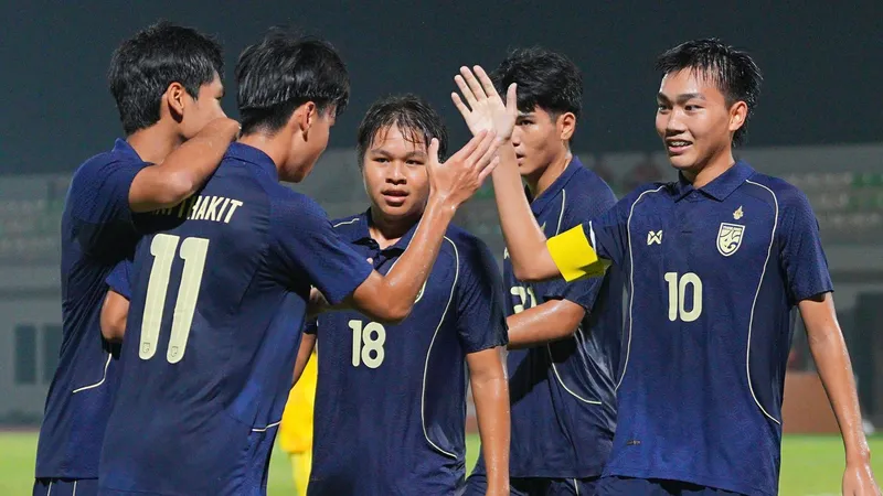 U19 Thái Lan giành ngôi đầu bảng B sau 3 trận toàn thắng. Ảnh: FAT