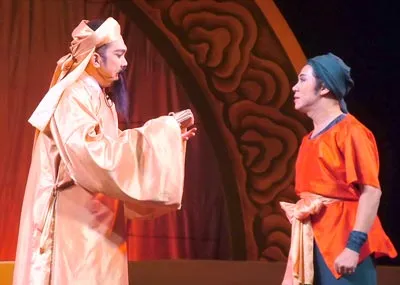 Hãy cho biết hai nghệ sĩ trong ảnh này tên gì, tham gia tác phẩm nào, của tác giả, đạo diễn nào?