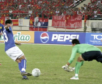 Thủ môn Tấn Trường phải phẫu thuật khẩn cấp