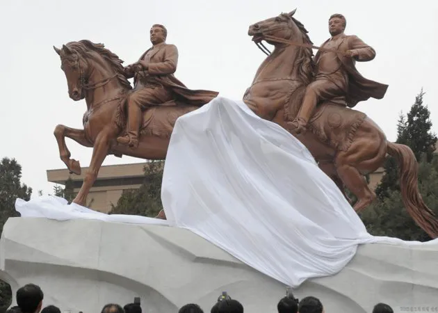 Triều Tiên khánh thành tượng đồng cố chủ tịch Kim Jong-il