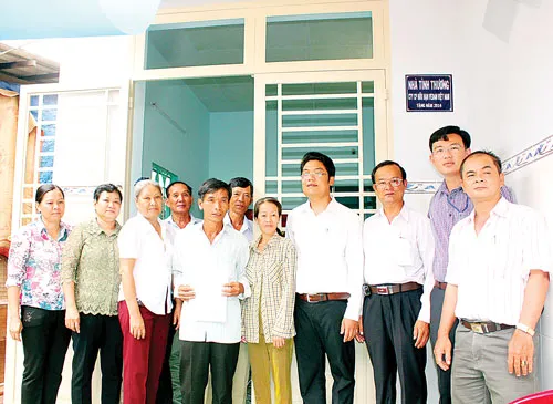 Vedan tặng học bổng và nhà tình thương cho gia đình có hoàn cảnh khó khăn