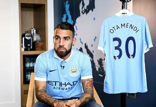 Man.City ra mắt Otamendi, chờ De Bruyne