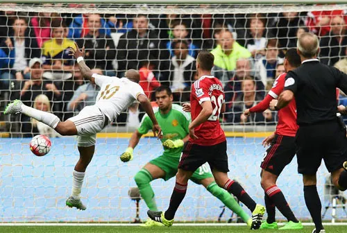 Van Gaal chỉ lo ngại với phòng ngự