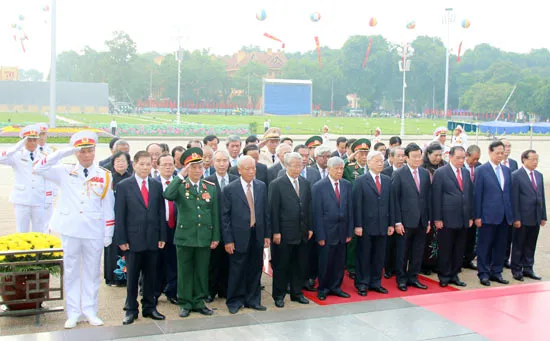 Lãnh đạo Đảng, Nhà nước viếng Chủ tịch Hồ Chí Minh và các anh hùng, liệt sỹ