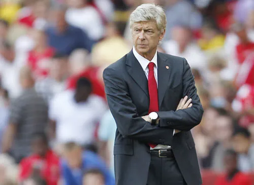 Paul Merson chỉ trích Wenger