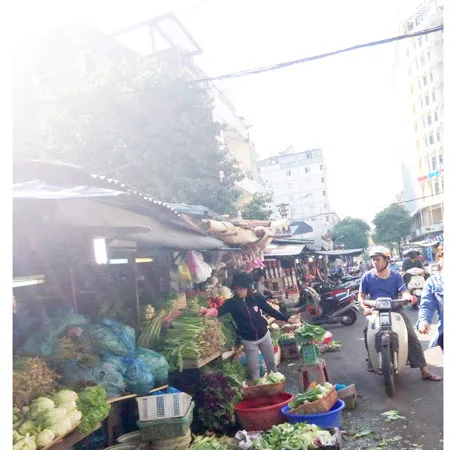 Chợ Tôn Thất Đạm vẫn đang chờ giải tỏa