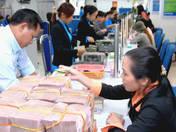 Nhiều ngân hàng thương mại giảm lãi suất huy động VND 0,1%-0,3%