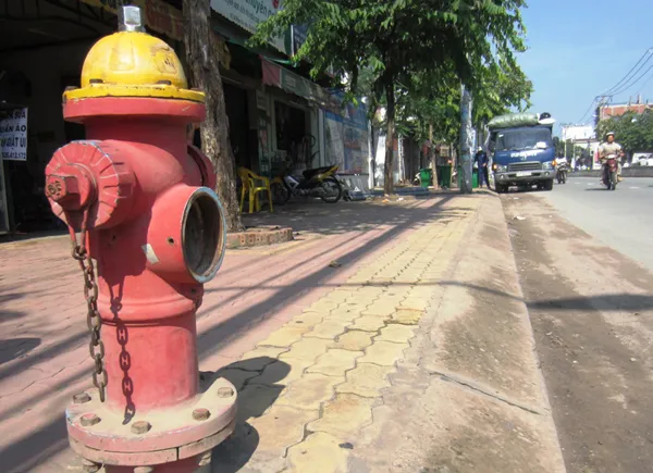 Trụ nước chữa cháy - vừa thiếu, vừa xuống cấp