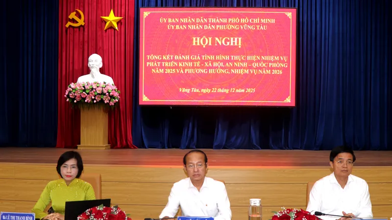 Lãnh đạo phường Vũng Tàu chủ trì hội nghị. Ảnh: QUANG VŨ