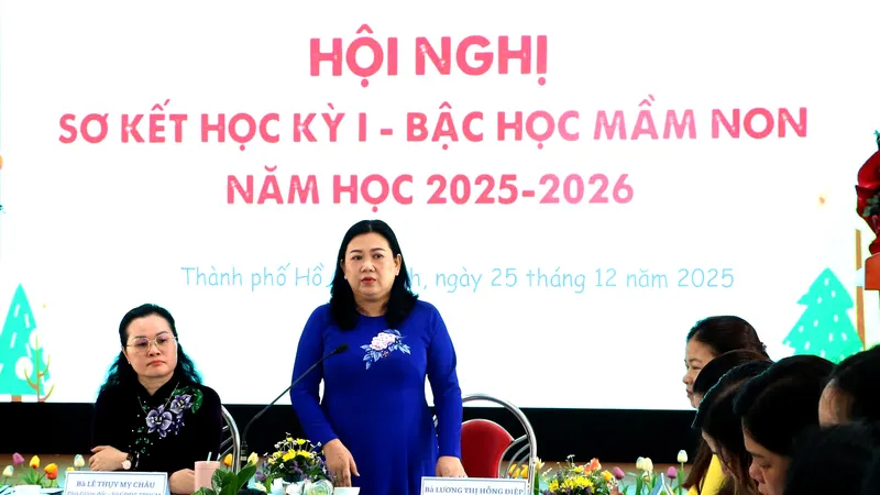 Trưởng phòng Giáo dục mầm non (Sở GD-ĐT TPHCM) Lương Thị Hồng Điệp phát biểu tại hội nghị sơ kết học kỳ 1