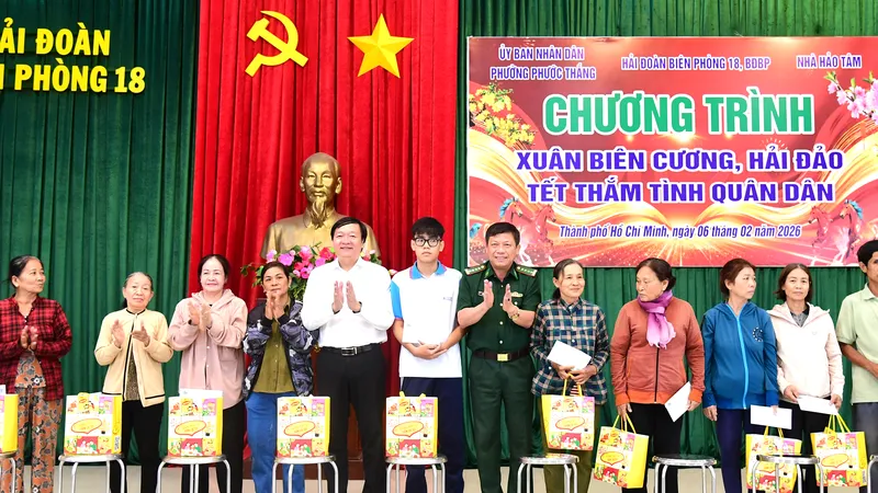 Phường Phước Thắng: Ấm áp chương trình “Xuân biên cương, hải đảo - Tết thắm tình quân dân” 