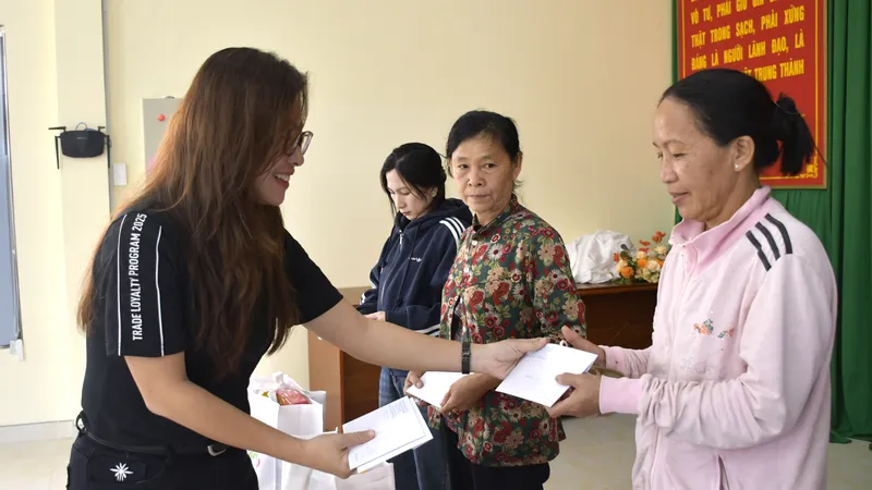 Ấm áp các hoạt động nghĩa tình những ngày giáp Tết