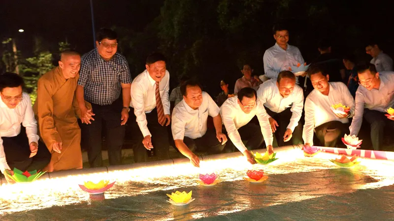 Phường Bình Dương: Đêm hội hoa đăng, ước vọng về một năm mới an lành 