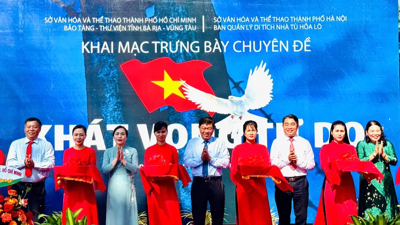 Khai mạc Trưng bày chuyên đề "Khát vọng tự do".