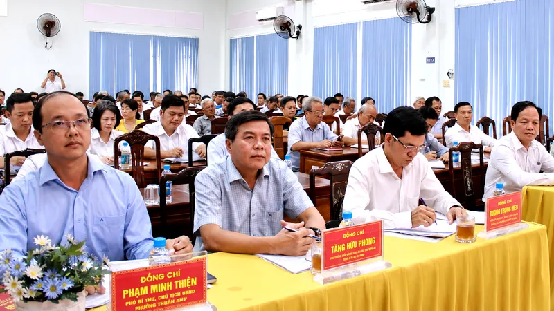 Các đại biểu tham dự hội nghị