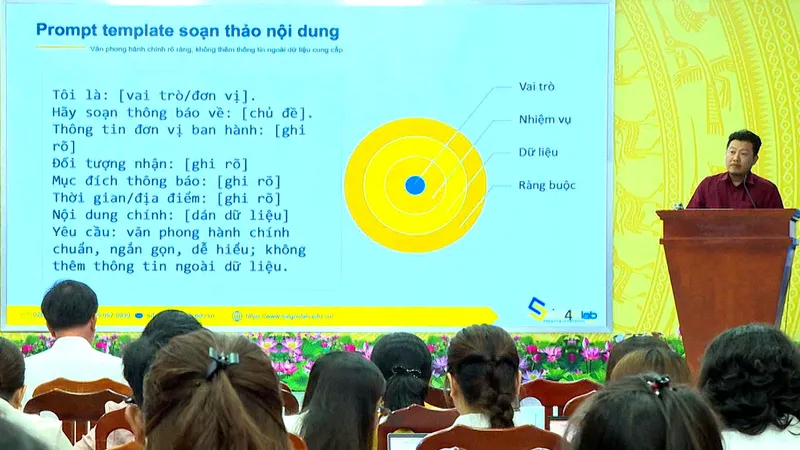 100 cán bộ, đảng viên tham dự lớp học.