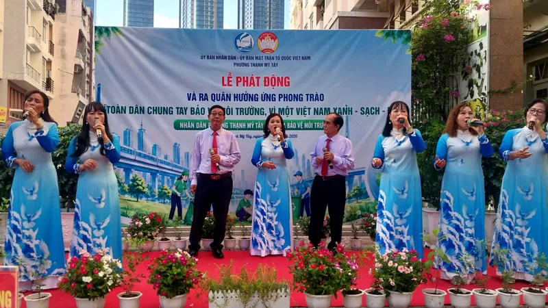 Tiết mục văn nghệ chào mừng tại lễ phát động 