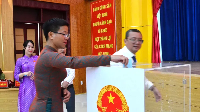 Phường Vũng Tàu thông qua nghị quyết sắp xếp, tổ chức lại khu phố