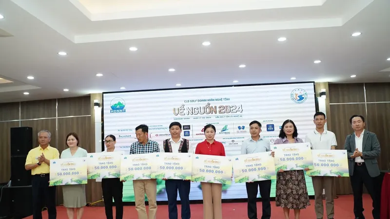 Câu lạc bộ Golf doanh nhân Nghệ Tĩnh tổ chức giải thiện nguyện Về nguồn 2025