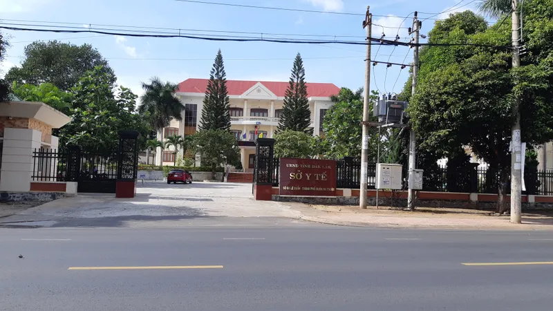 Phát hiện 10 nhân viên ngành y tế dùng bằng cấp không hợp pháp