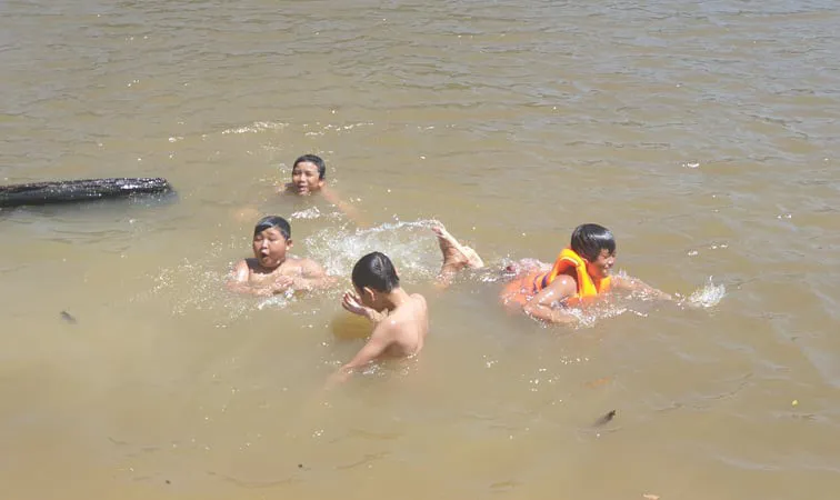 3 học sinh đuối nước thương tâm