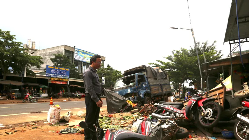 Khởi tố vụ xe tải lao vào chợ khiến 5 người chết