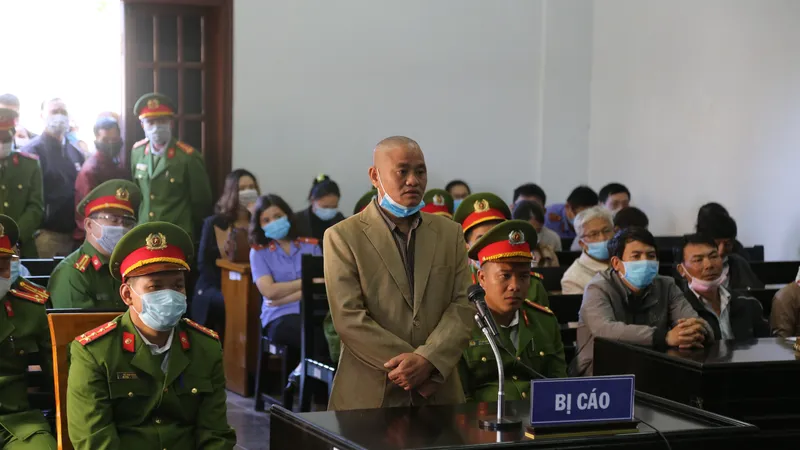 Vụ bí thư xã giết em họ để tráo xác: Bị cáo bất ngờ thay đổi lời khai