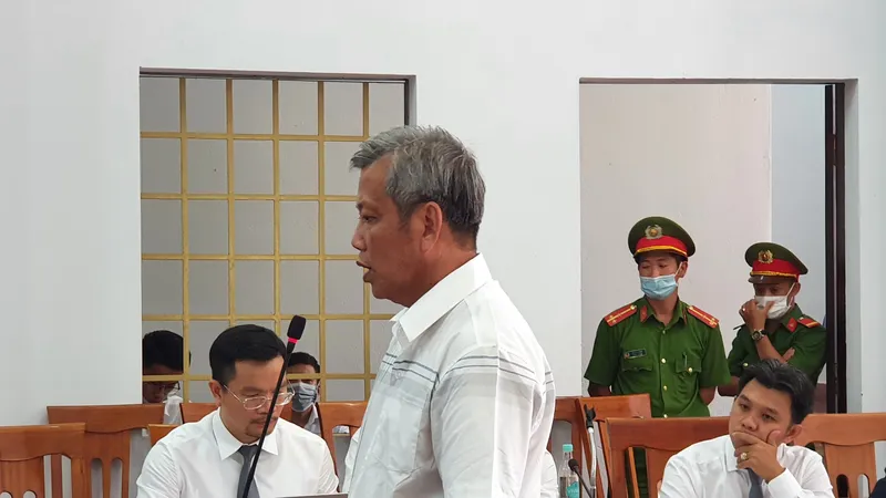 “Ông trùm” xăng giả Trịnh Sướng khai gì tại tòa?