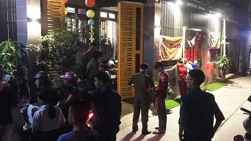 Cháu bé 19 tháng tuổi tử vong trong phòng vệ sinh của điểm giữ trẻ “chui”