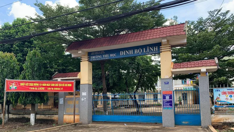 Cho học sinh lớp 1 thi lại giữa mùa dịch, nhiều người trở thành F1