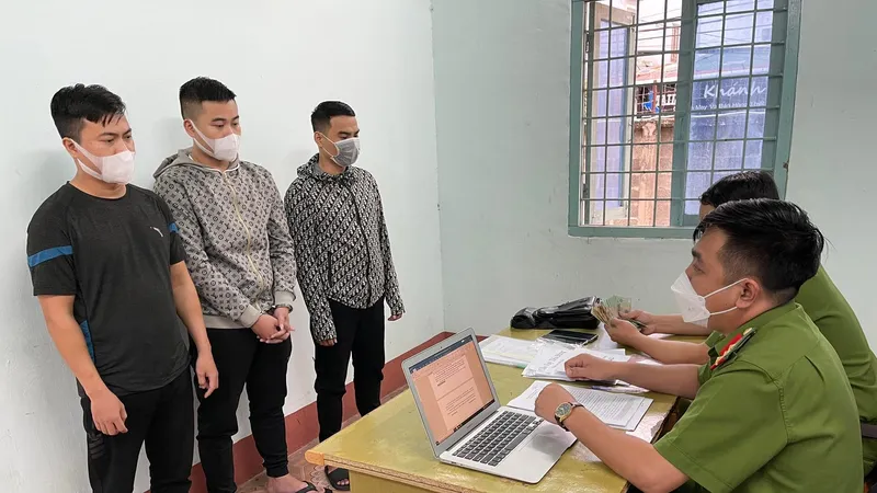 Bắt nhóm đối tượng hoạt động tín dụng đen với lãi suất lên đến 405%/năm
