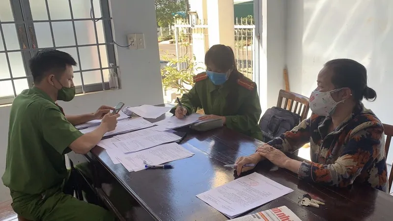 Bắt tạm giam nguyên Chủ tịch UBND thị trấn vì liên quan đến phân lô, bán nền đất rừng