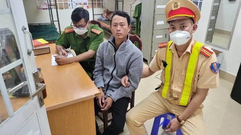 Bắt giữ đối tượng hiếp dâm em cùng mẹ khác cha