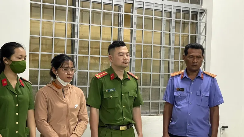 Bắt nguyên Chủ tịch Hội chữ thập đỏ tham ô tài sản