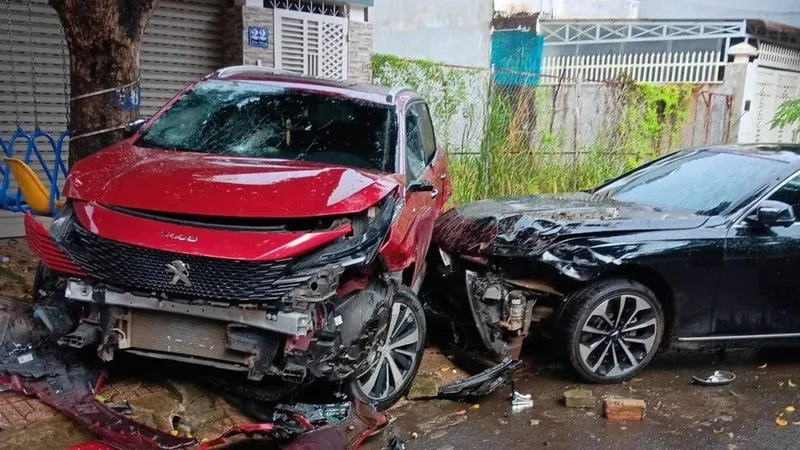 Bắt tạm giam đối tượng lái xe Vinfast cố tình đâm vào chiếc Peugeot 