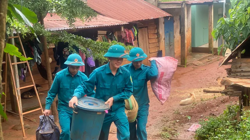 Đắk Nông xuất hiện nhiều vệt nứt gãy đất, di dời hàng chục hộ dân vì nguy cơ sạt lở