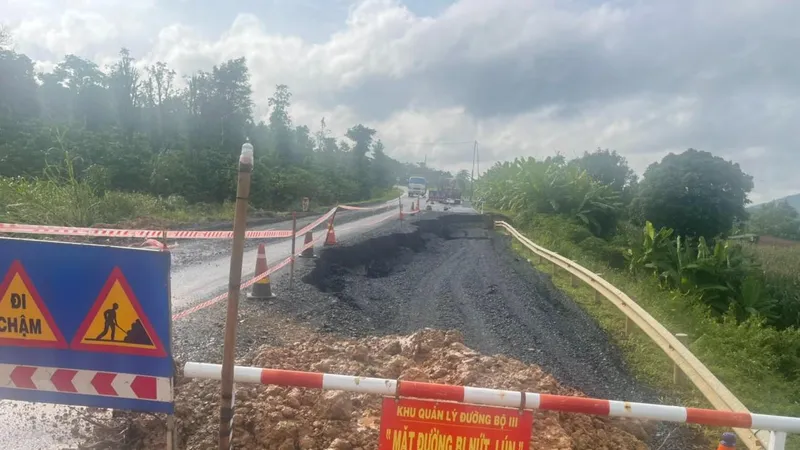 Đắk Lắk: Đường tránh trung tâm thị trấn Ea Drăng bị sụt lún nghiêm trọng