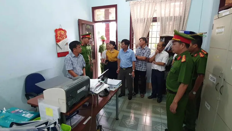 Khởi tố 10 cán bộ phối giống bò... trên giấy